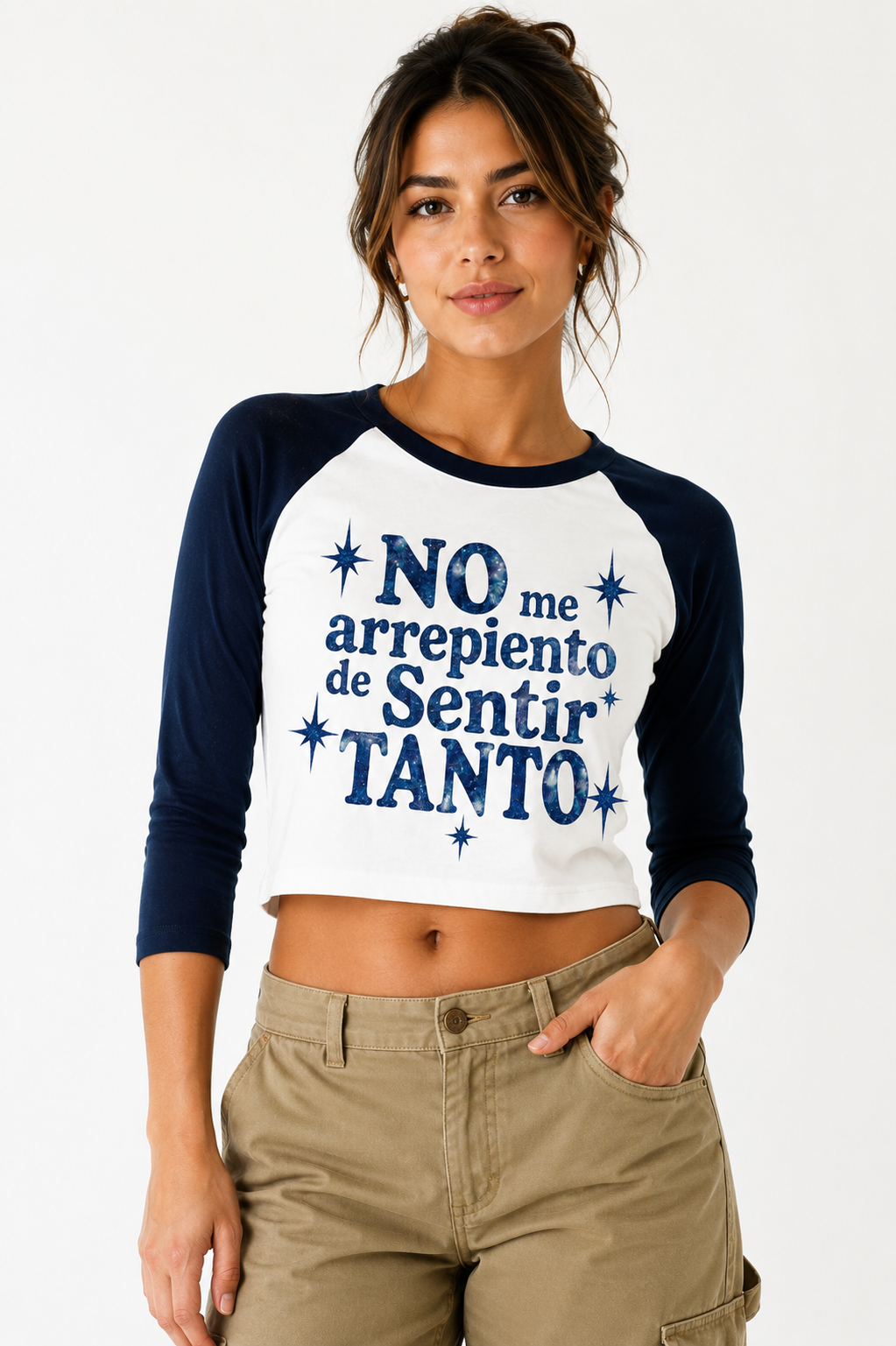 Woman modeling a navy-and-white No me arrepiento de sentir tanto raglan baby tee